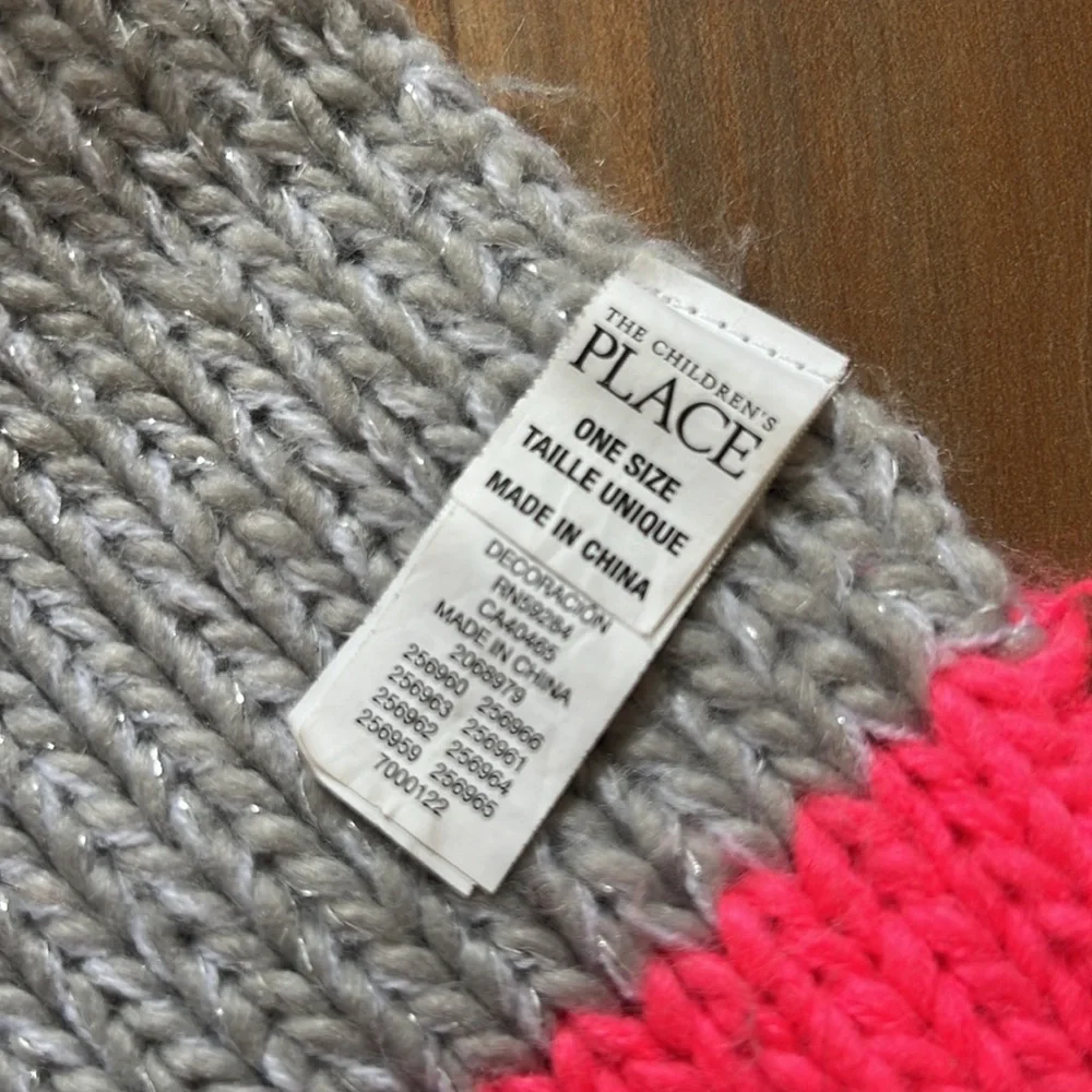 Cat Scarf - Picture 2 of 3